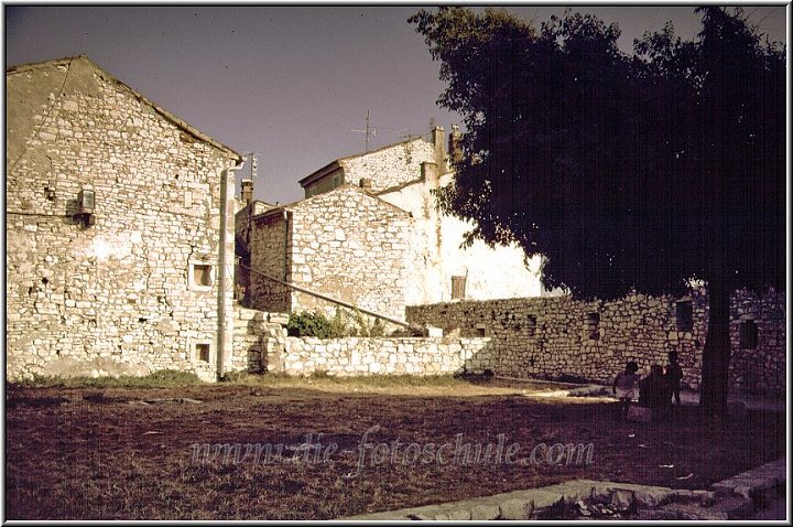 Umag Altstadt_Istrien.jpg - Umag im Jahre 1986 (damals noch Jugoslawien)